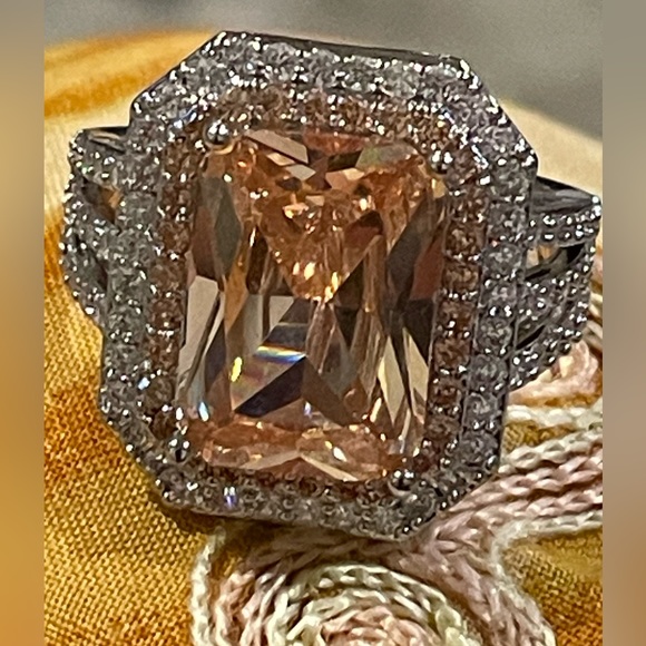 SOLD ❌ BADGLEY MISCHKA RING - Picture 2 of 8